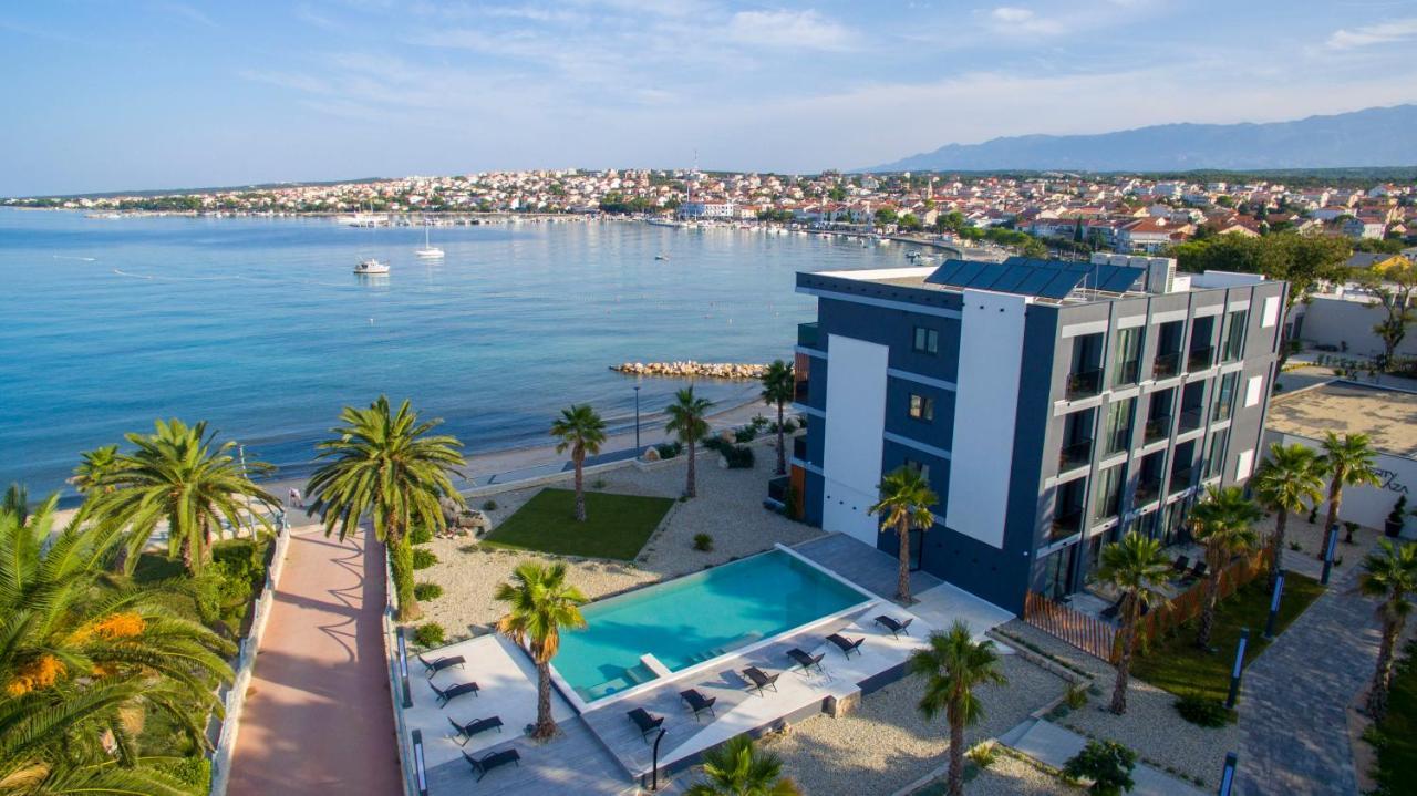 Hotel Liberty Plaza Novalja Exterior foto